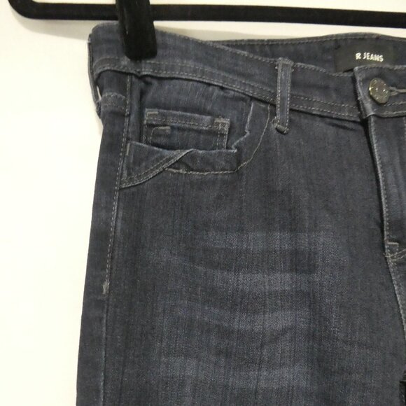 R JEANS Petites | size 26P | Classic Dark Wash Straight Leg Jeans - Picture 3 of 16